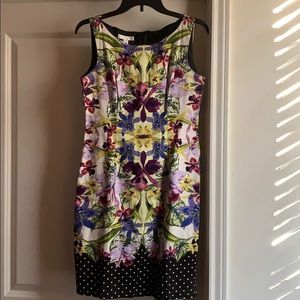 Sleeveless fitted dress